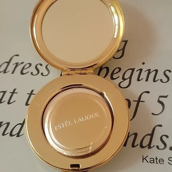 ESTEE LAUDER Gold Tiger Compact - Picture 3 of 4